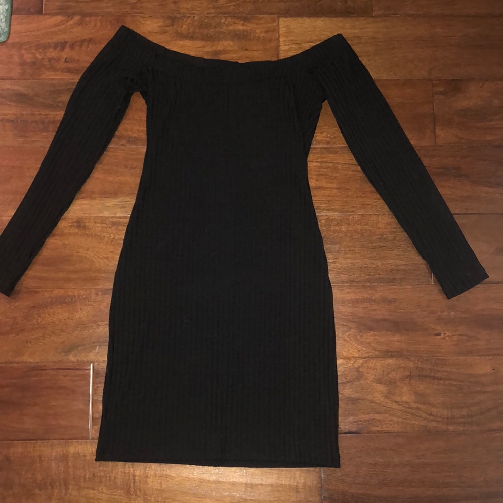 Guess Off The Shoulder Long Sleeve